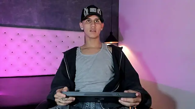 Snapshot of _realwav chatting on 17, 10, 2025 realwav online show from 17, 10, 2025