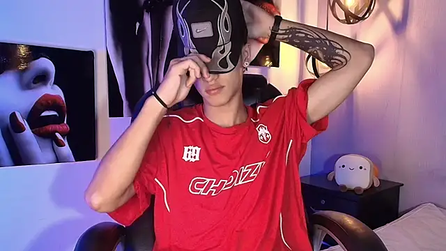 Snapshot of _realwav chatting on 2, 11, 2025 realwav online show from 2, 11, 2025