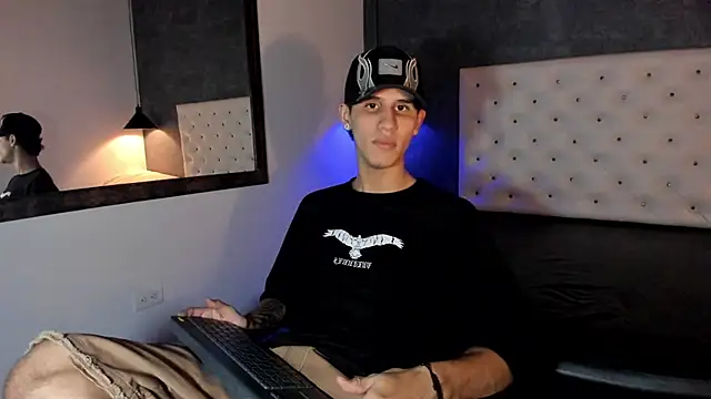 Snapshot of _realwav chatting on 10, 11, 2025 realwav online show from 10, 11, 2025