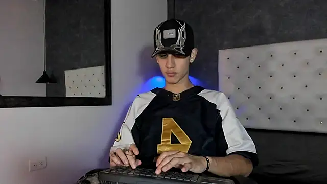 Snapshot of _realwav chatting on 22, 11, 2025 realwav online show from 22, 11, 2025