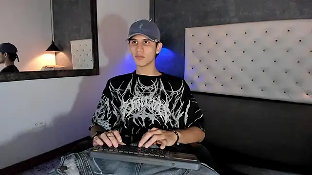 Snapshot of _realwav chatting on 25, 11, 2025 realwav online show from 25, 11, 2025