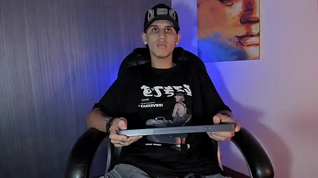 Snapshot of _realwav chatting on 15, 12, 2025 realwav online show from 15, 12, 2025