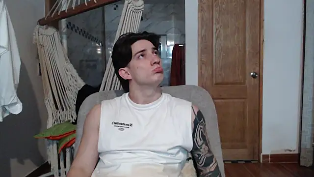 Snapshot of AteneoJr chatting on 11, 11, 2025 AteneoJr online show from 11, 11, 2025