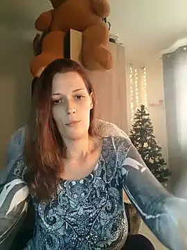 Snapshot of Mila_Luciphya chatting on 4, 12, 2025 Mila Luciphya online show from 4, 12, 2025