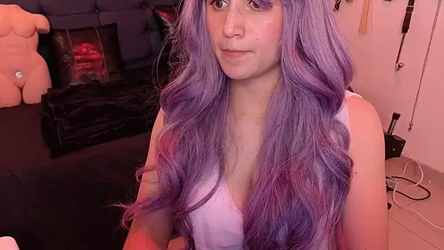 elowen halley1 online show from 31, 10, 2025