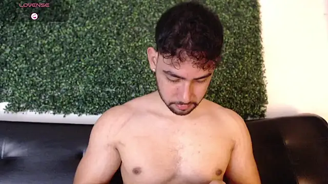 Snapshot of sam_ford_2 chatting on 5, 4, 2026 sam ford 2 online show from 5, 4, 2026