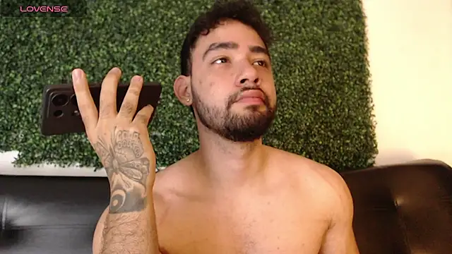 Snapshot of sam_ford_2 chatting on 15, 4, 2026 sam ford 2 online show from 15, 4, 2026