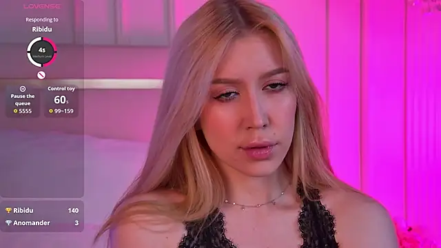 Snapshot of VelvetHell chatting on 1, 11, 2025 VelvetHell online show from 1, 11, 2025