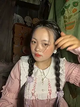 Julia-Elsa online show from 1, 10, 2025