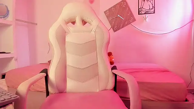 Valy hot online show from 3, 10, 2025