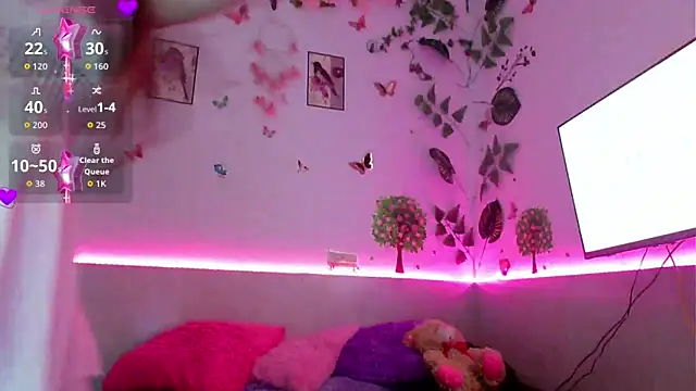 Snapshot of emily_cooper_t chatting on 23, 10, 2025 emily cooper t online show from 23, 10, 2025