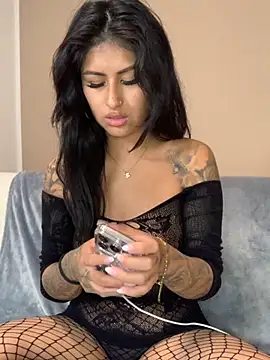 Snapshot of mrskarmaa chatting on 5, 11, 2025 mrskarmaa online show from 5, 11, 2025