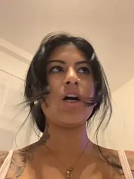 Snapshot of mrskarmaa chatting on 3, 12, 2025 mrskarmaa online show from 3, 12, 2025