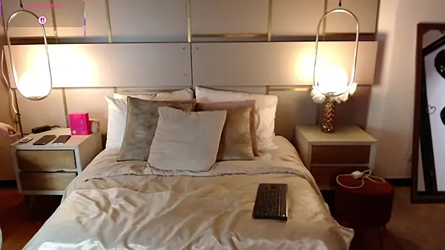 Snapshot of Lina_Montclair chatting on 25, 10, 2025 Lina Montclair online show from 25, 10, 2025