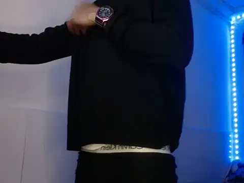 Snapshot of Sexy_hotlatin25 chatting on 12, 10, 2025 Sexy hotlatin25 online show from 12, 10, 2025