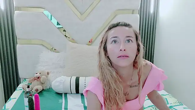 Snapshot of charlotte_phaeton chatting on 5, 11, 2025 charlotte phaeton online show from 5, 11, 2025