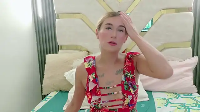 Snapshot of charlotte_phaeton chatting on 5, 12, 2025 charlotte phaeton online show from 5, 12, 2025