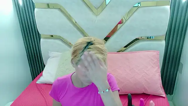 Snapshot of charlotte_phaeton chatting on 18, 2, 2026 charlotte phaeton online show from 18, 2, 2026