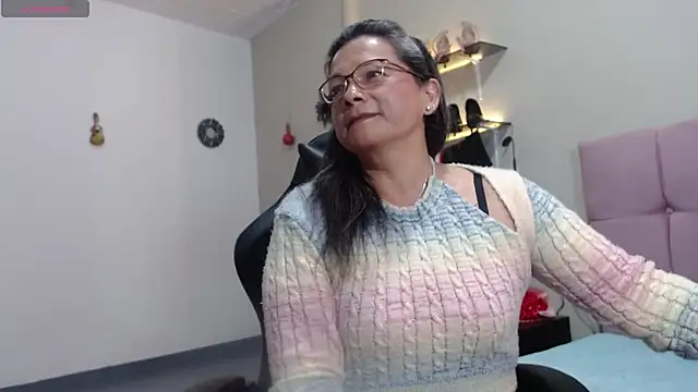 Snapshot of SolVegaNaciente chatting on 2, 11, 2025 SolVegaNaciente online show from 2, 11, 2025