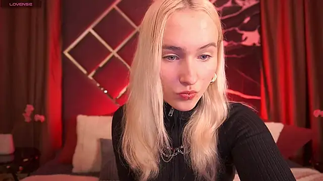 Snapshot of LilElfie chatting on 16, 2, 2026 LilElfie online show from 16, 2, 2026