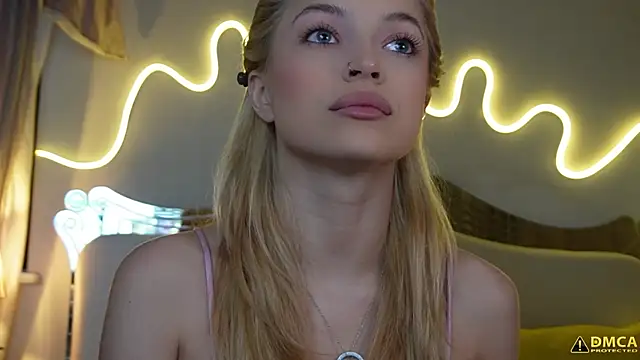 Snapshot of kellypeachcake chatting on 23, 11, 2025 kellypeachcake online show from 23, 11, 2025