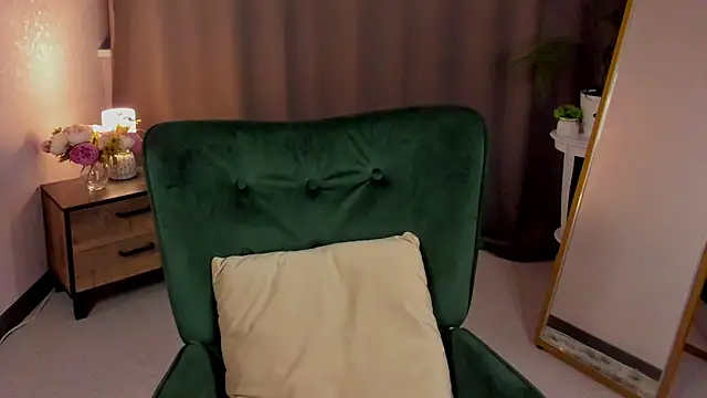 Snapshot of cute_luucy chatting on 2, 2, 2026 cute luucy online show from 2, 2, 2026