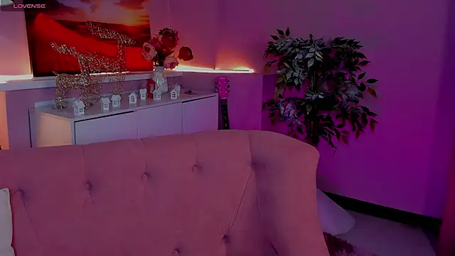 Snapshot of cute_luucy chatting on 6, 2, 2026 cute luucy online show from 6, 2, 2026