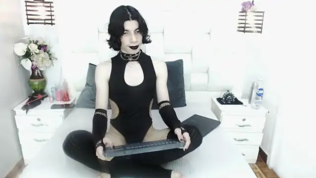 Snapshot of Atley_Dolly chatting on 12, 9, 2025 Atley Dolly online show from 12, 9, 2025