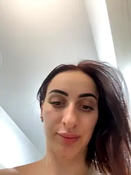 Snapshot of AuraPure chatting on 30, 11, 2025 AuraPure online show from 30, 11, 2025