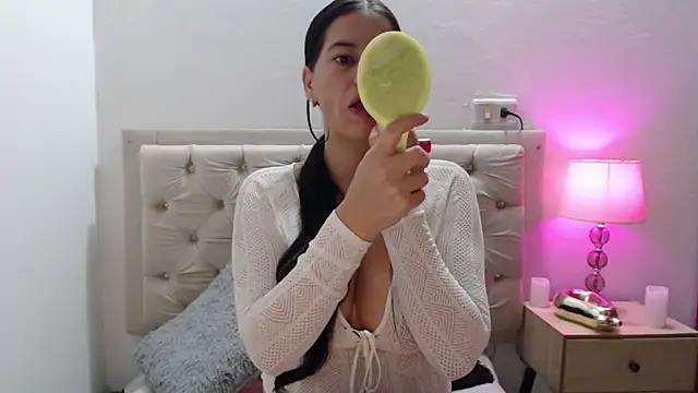 Snapshot of Taliana21 chatting on 12, 5, 2026 Taliana21 online show from 12, 5, 2026
