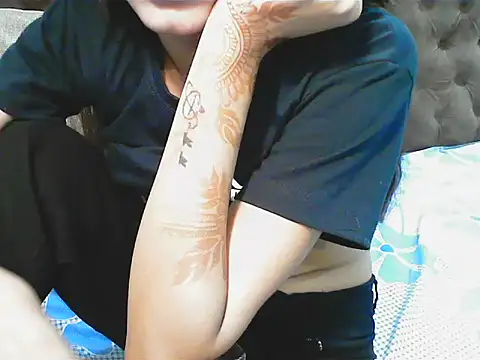 Snapshot of elize__ chatting on 23, 9, 2025 elize   online show from 23, 9, 2025