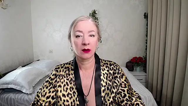 Snapshot of hunters_woman chatting on 9, 2, 2026 hunters woman online show from 9, 2, 2026