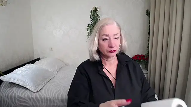 Snapshot of hunters_woman chatting on 12, 2, 2026 hunters woman online show from 12, 2, 2026