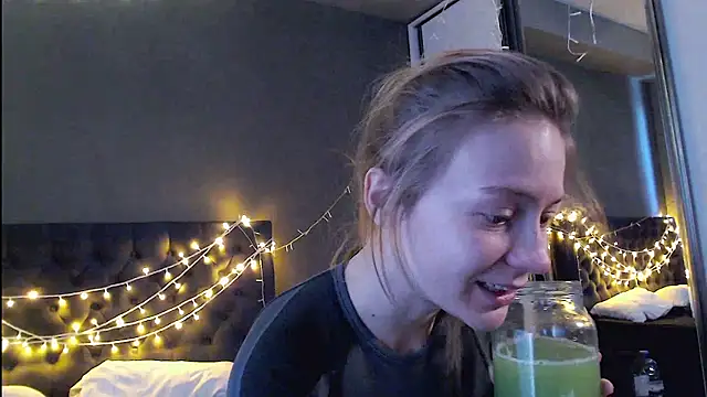 Snapshot of tokyomeow chatting on 14, 12, 2025 tokyomeow online show from 14, 12, 2025