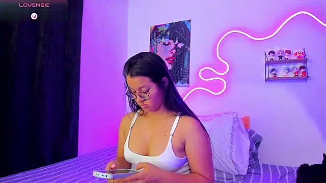 Dilan and Mia online show from 14, 11, 2025