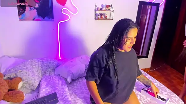 Dilan and Mia online show from 8, 5, 2026