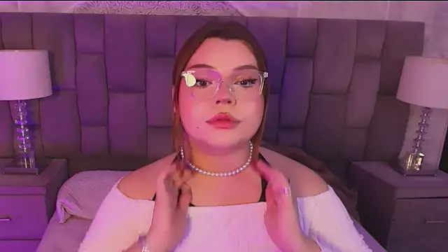 Snapshot of Maxxxine1 chatting on 11, 11, 2025 Maxxxine1 online show from 11, 11, 2025