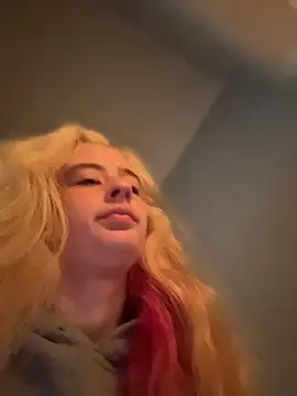 SeccySerena online show from 10, 4, 2026