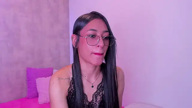 Snapshot of Becky_G chatting on 6, 10, 2025 Becky G online show from 6, 10, 2025