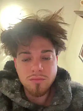 Snapshot of BWC00722 chatting on 25, 11, 2025 BWC00722 online show from 25, 11, 2025