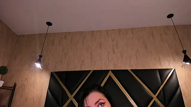 MeganHoffmaan online show from 10, 9, 2025