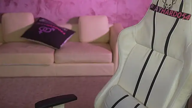 Esmie Smile online show from 15, 4, 2026