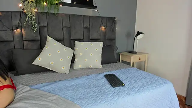 Snapshot of RiriiBrunette__ chatting on 26, 9, 2025 RiriiBrunette online show from 26, 9, 2025