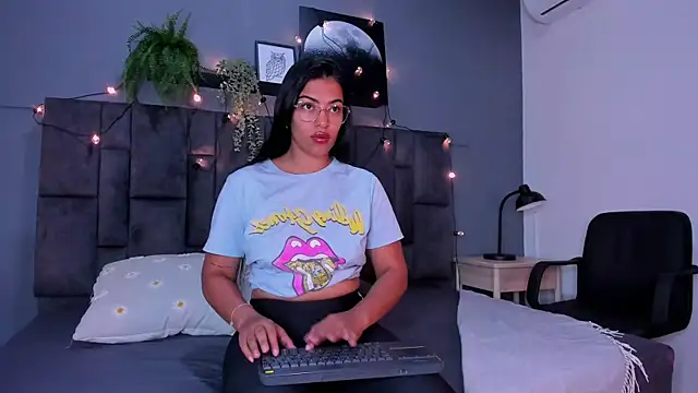 RiriiBrunette   online show from 4, 11, 2025