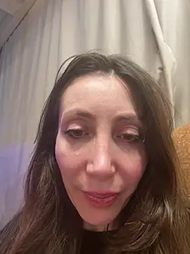 HellaryTourent online show from 1, 2, 2026