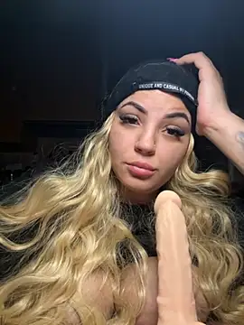 Snapshot of sexybunny18255 chatting on 14, 10, 2025 sexybunny18255 online show from 14, 10, 2025