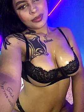 Snapshot of SophiaAlvarez chatting on 5, 12, 2025 SophiaAlvarez online show from 5, 12, 2025