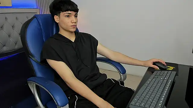 Snapshot of SamBlack_ chatting on 13, 5, 2026 SamBlack online show from 13, 5, 2026