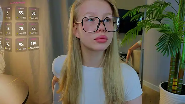 Snapshot of emilyshepar_d chatting on 24, 9, 2025 emilyshepar d online show from 24, 9, 2025