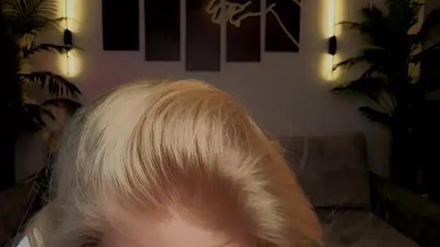 Snapshot of emilyshepar_d chatting on 17, 10, 2025 emilyshepar d online show from 17, 10, 2025